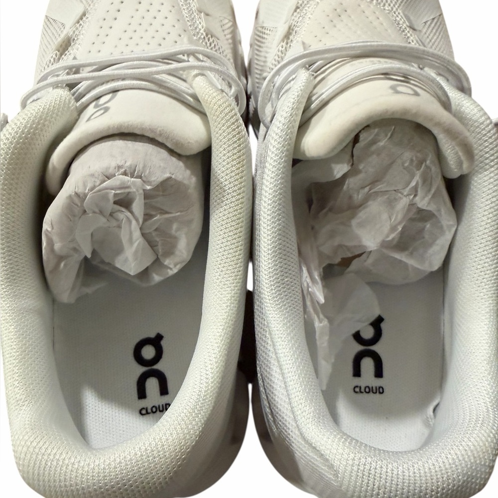 On Running Cloud 5 All White Women’s 2-7.5W 9W Swiss Engineering Lightweight NEW - Picture 7 of 7